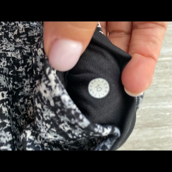 Lululemon leggings 10 - Picture 5 of 7